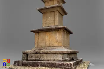 남원 실상사 동ㆍ서 삼층석탑 중 서삼층석탑 탑신부와 기단부