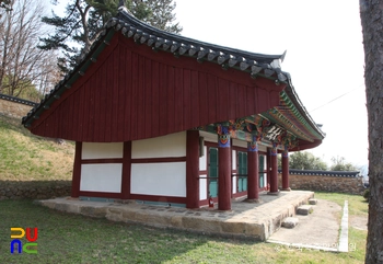 함양 함양향교 중 대성전 좌측면