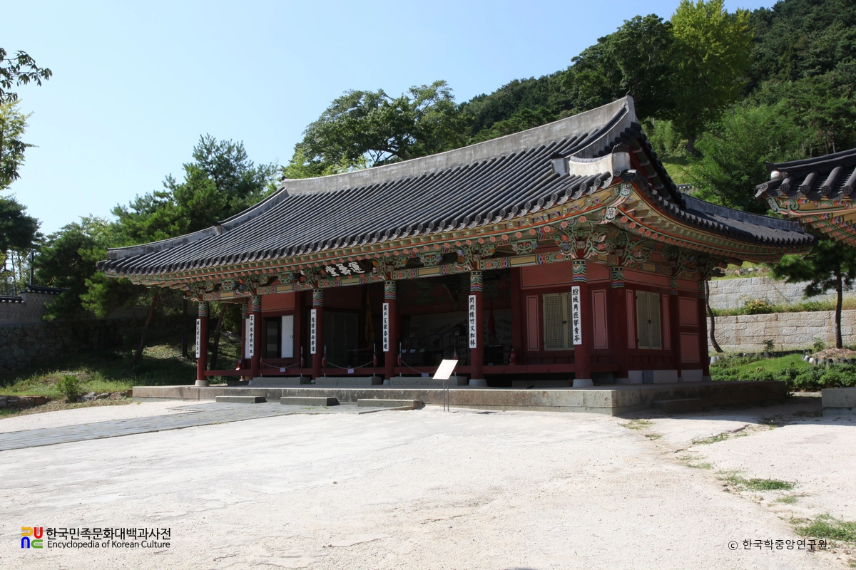 통영 삼도수군통제영 중 운주당 우측면