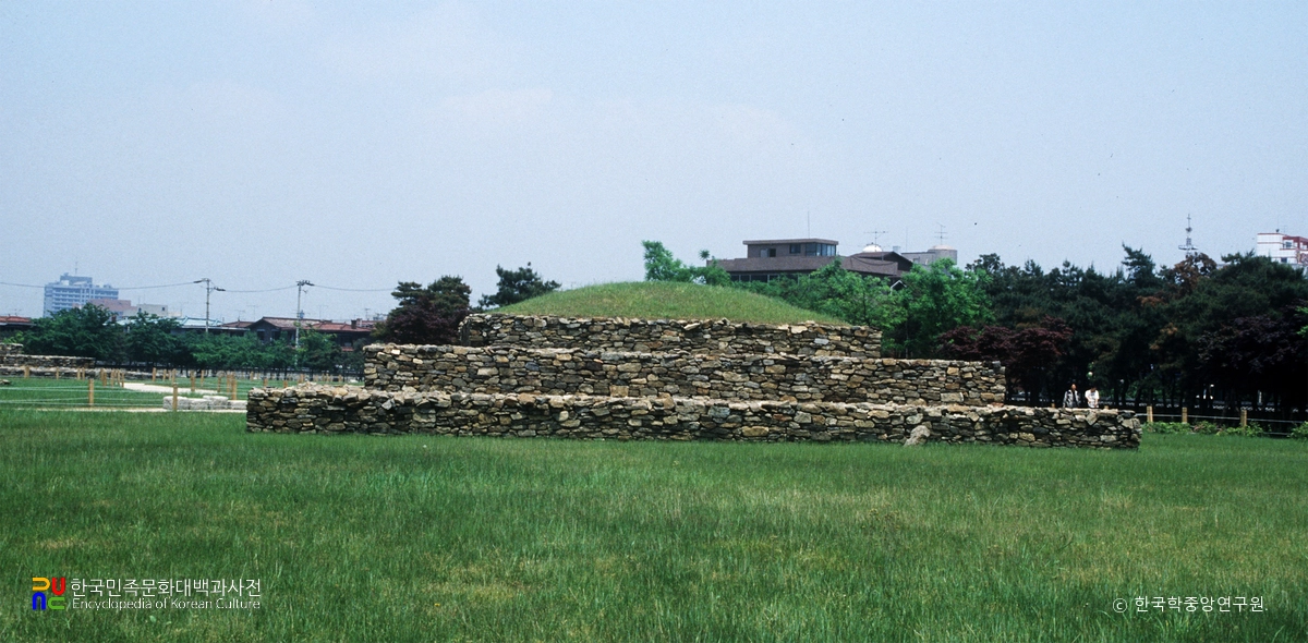 서울 석촌동 고분군
