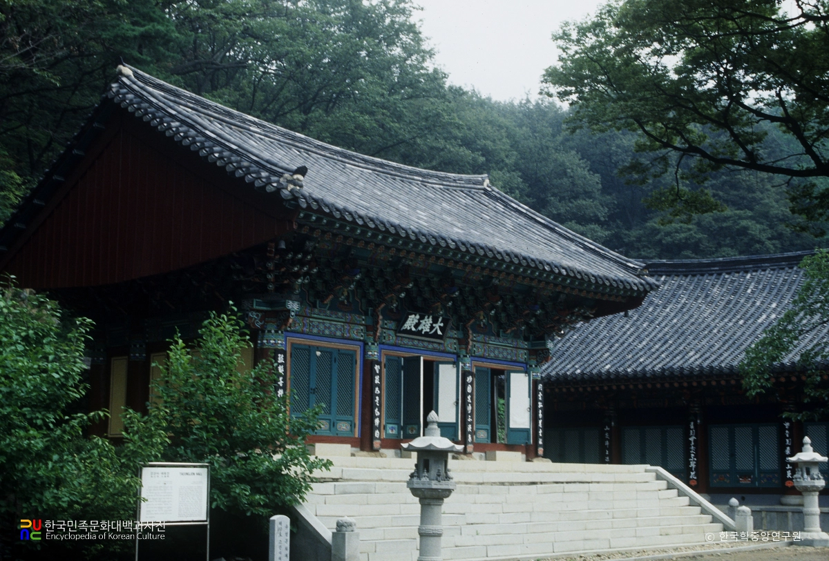 대전 고산사 대웅전 정측면