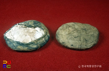 청원 구례손씨 묘 출토 해외 슬롯사이트 청색공단솜모자