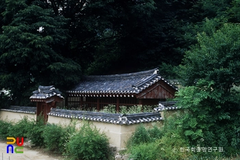 육절려