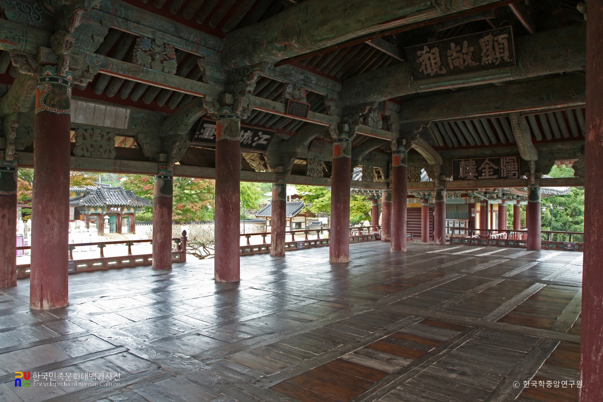 밀양 영남루 내부