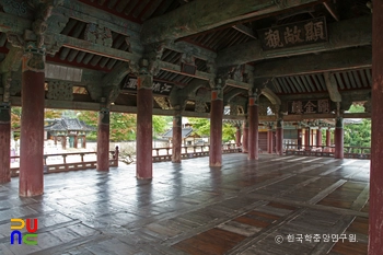 밀양 영남루 내부