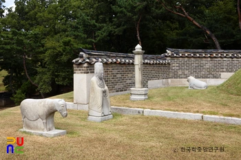 서울 숭인원 능상 좌측 석물