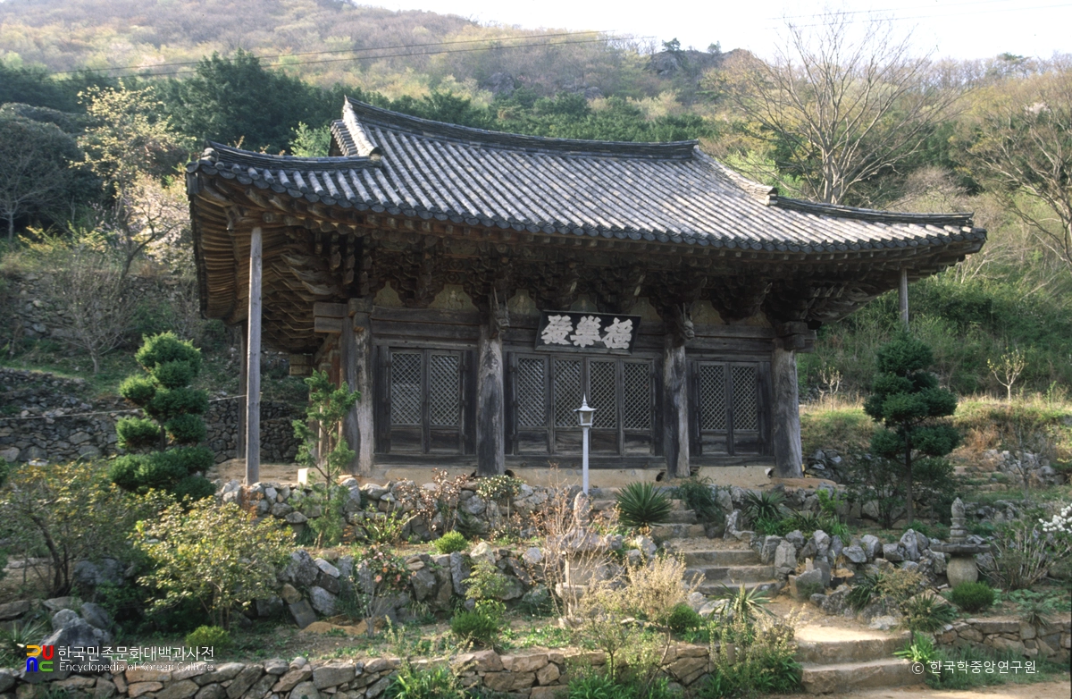 금탑사 극락전