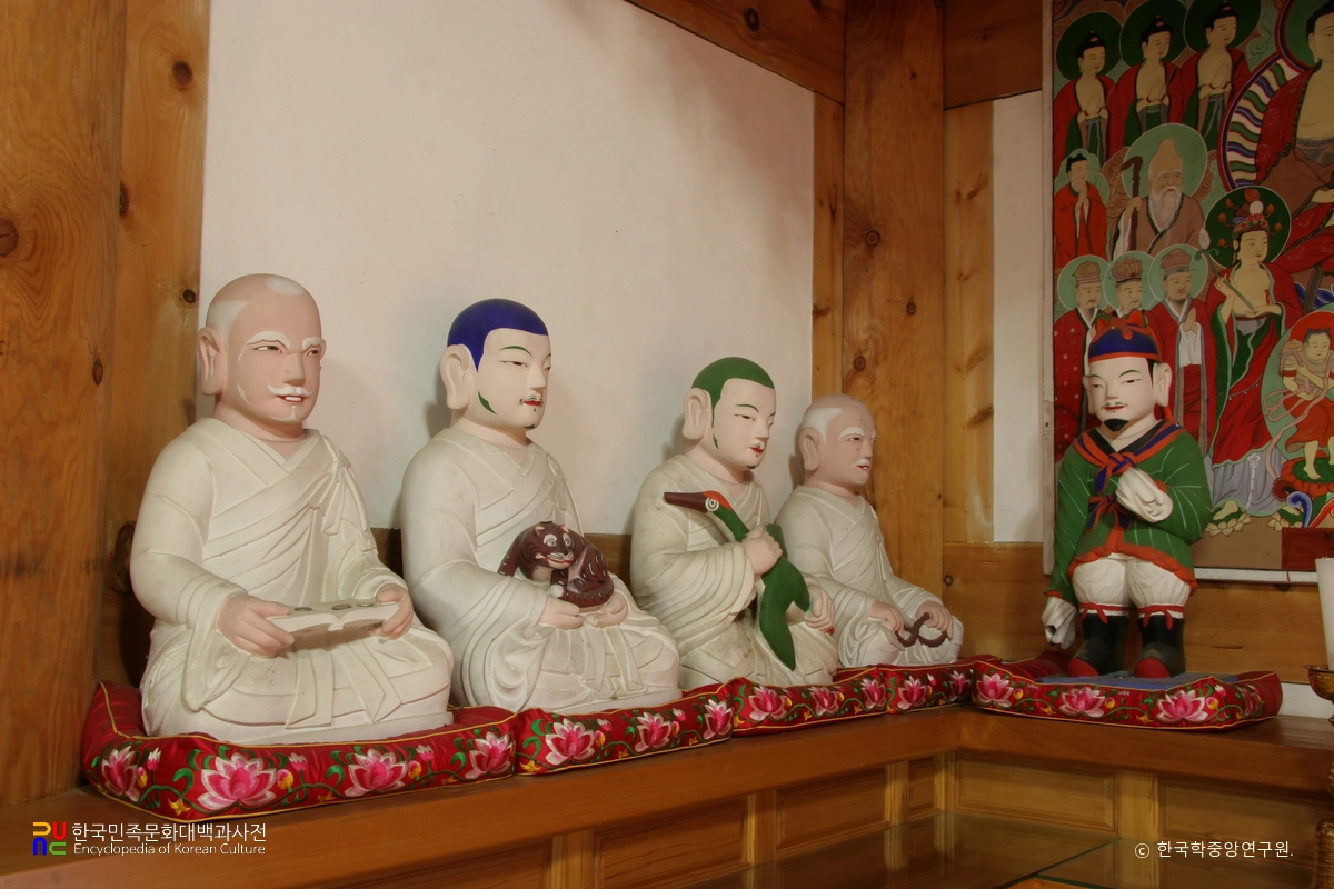 청도 덕사 영산전 석조여래삼존상 및 십육나한상