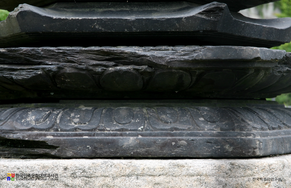 김제 금산사 육각 다층석탑 암련석과 복련석