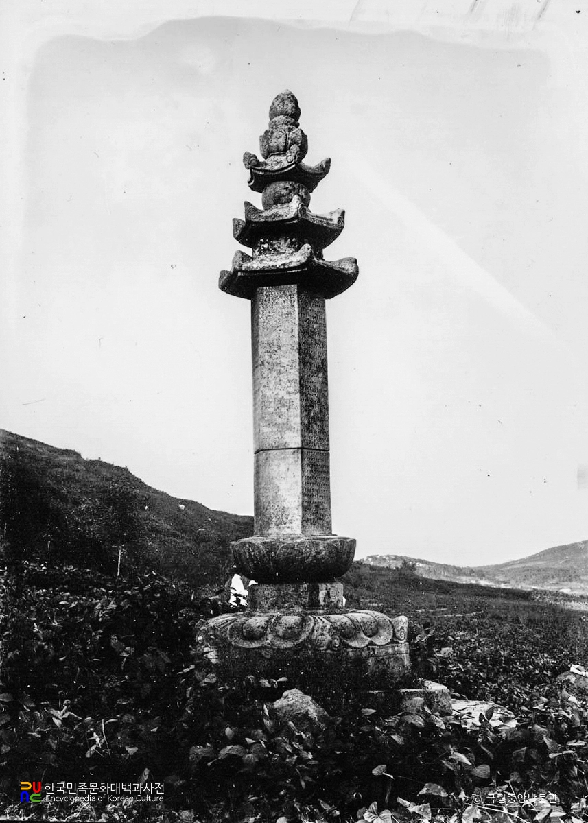 용천 다라니석당 측면