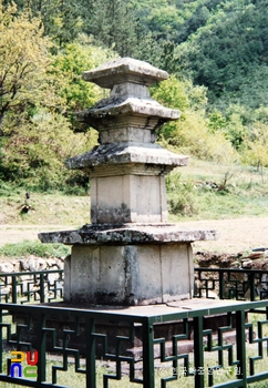 용화동 삼층석탑