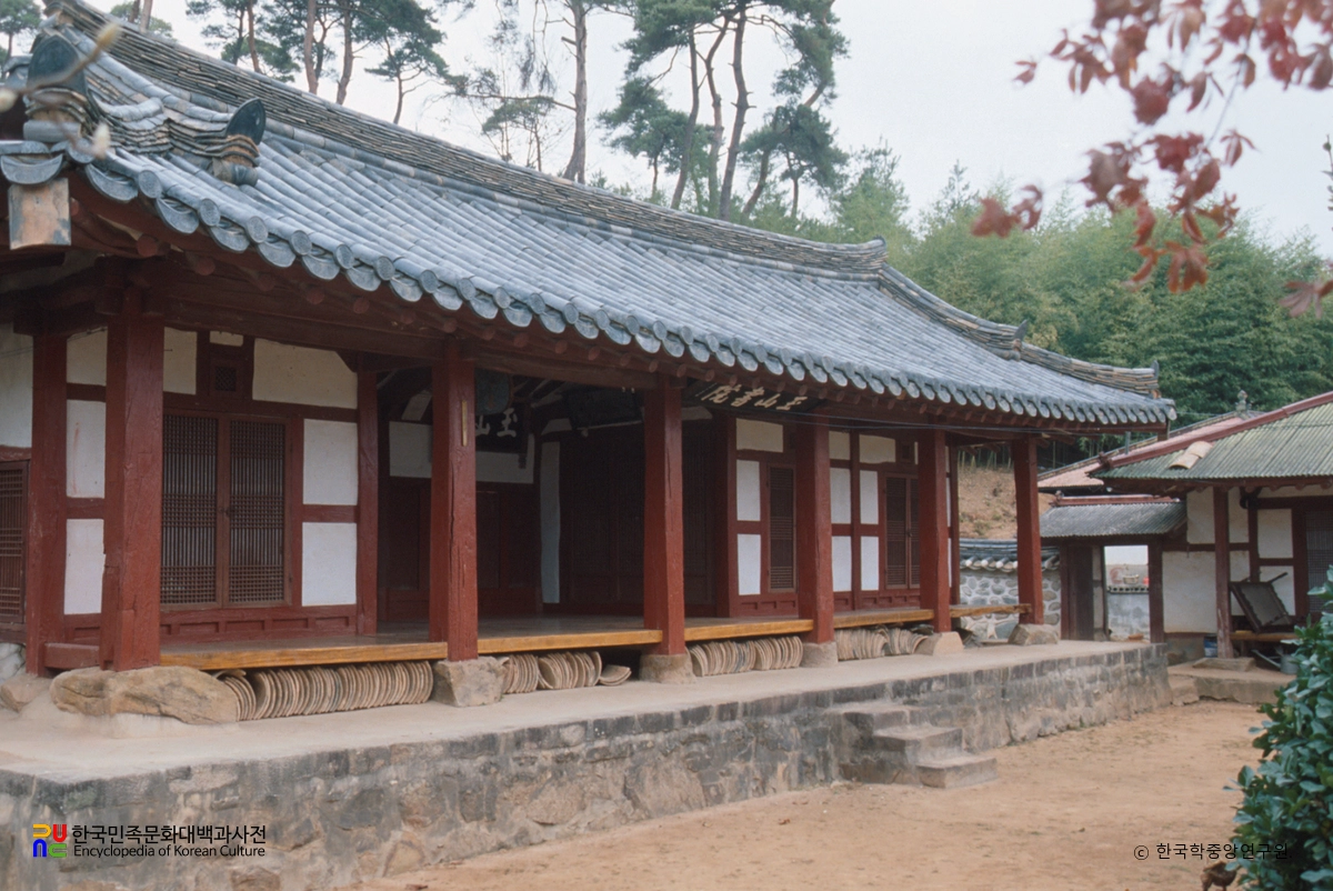 하동 옥산서원 정측면