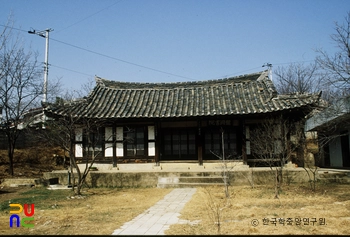 문충사
