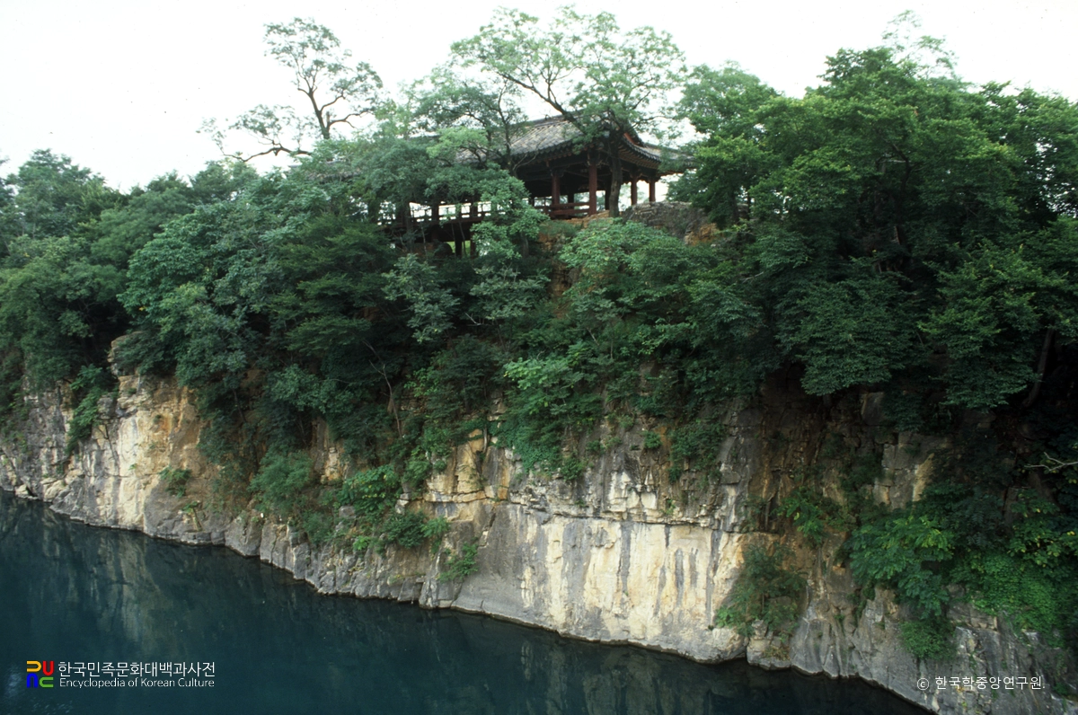 삼척 죽서루 전경