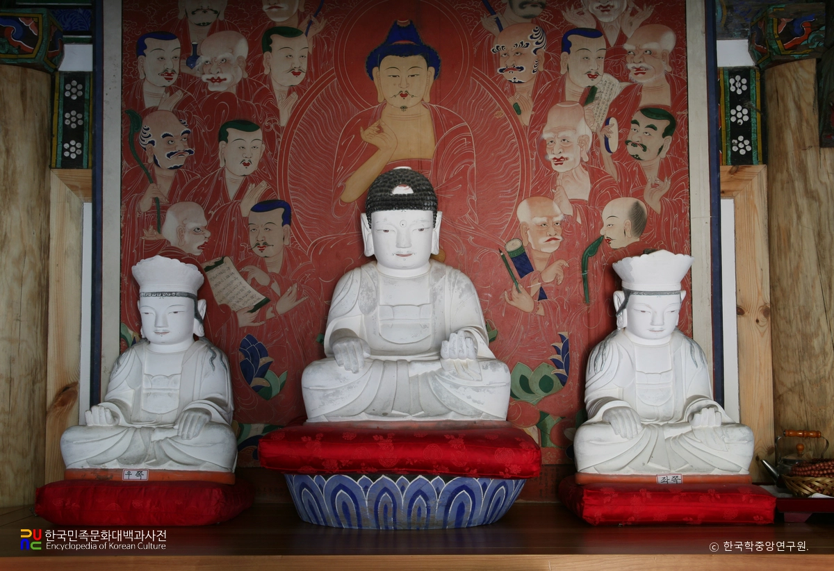 장안사 응진전 석조 석가삼존십육나한상