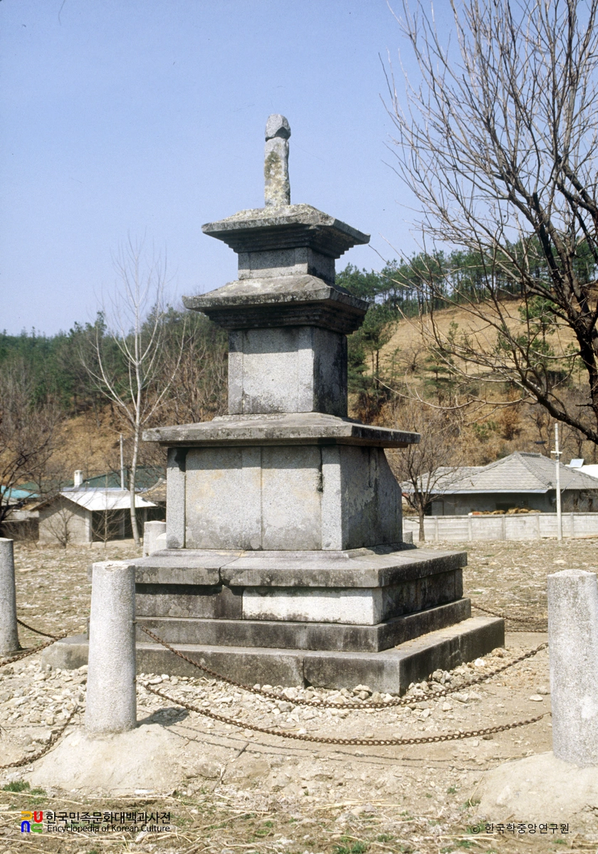 공주 동원리 석탑