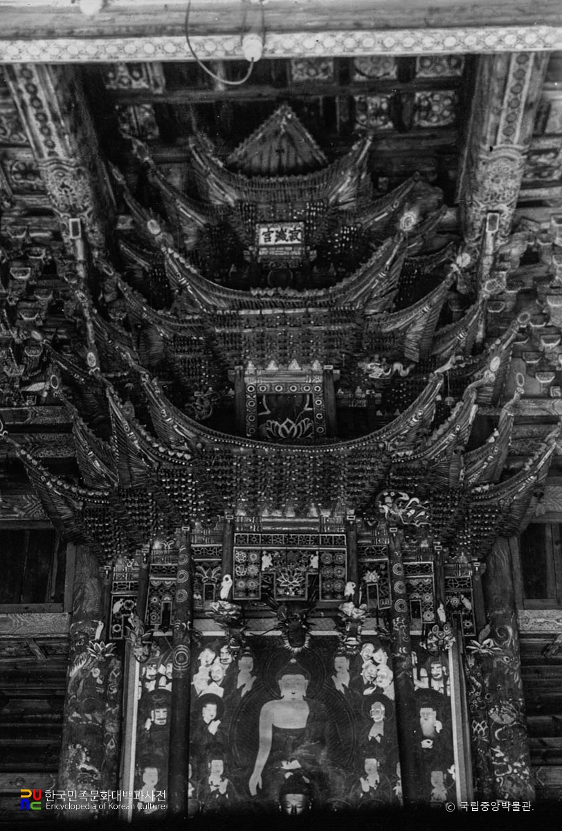 회양 장안사 사성지전 내부 닫집