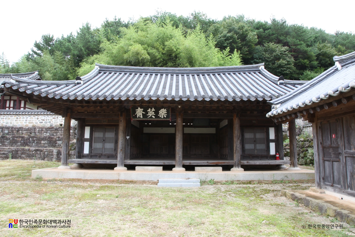 경남 고성 갈천서원 중 낙영재 정면