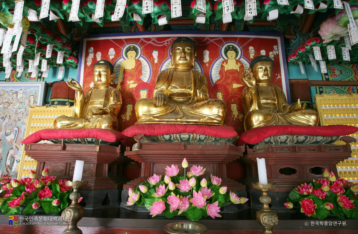 강진 정수사 석가여래삼불 좌상