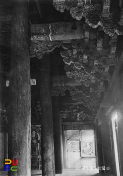 순천 안국사 대웅보전 내부