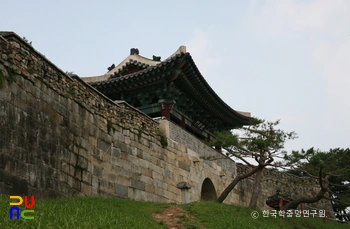 청주 상당산성 남문