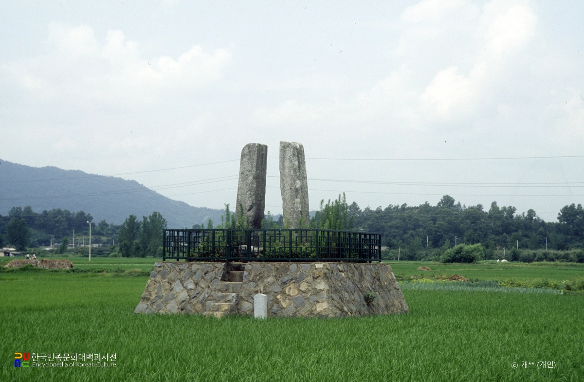 상주 복룡리 당간지주