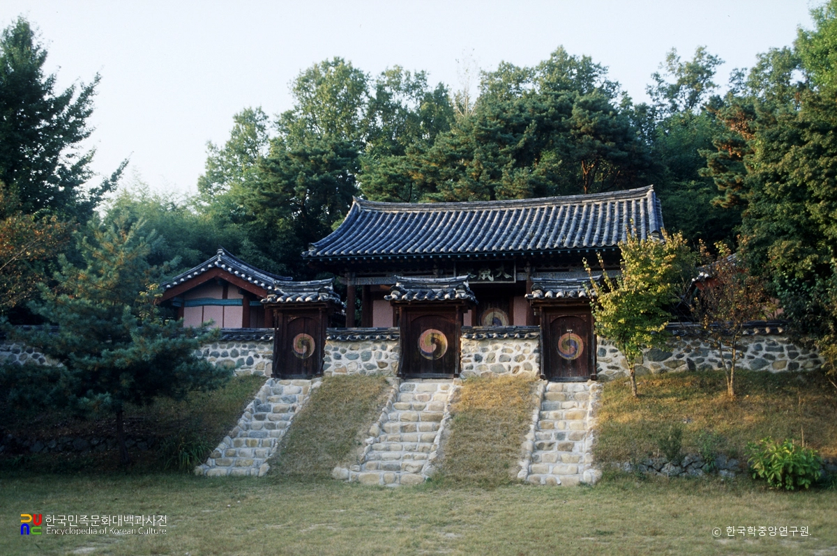 옥천향교 대성전 전경