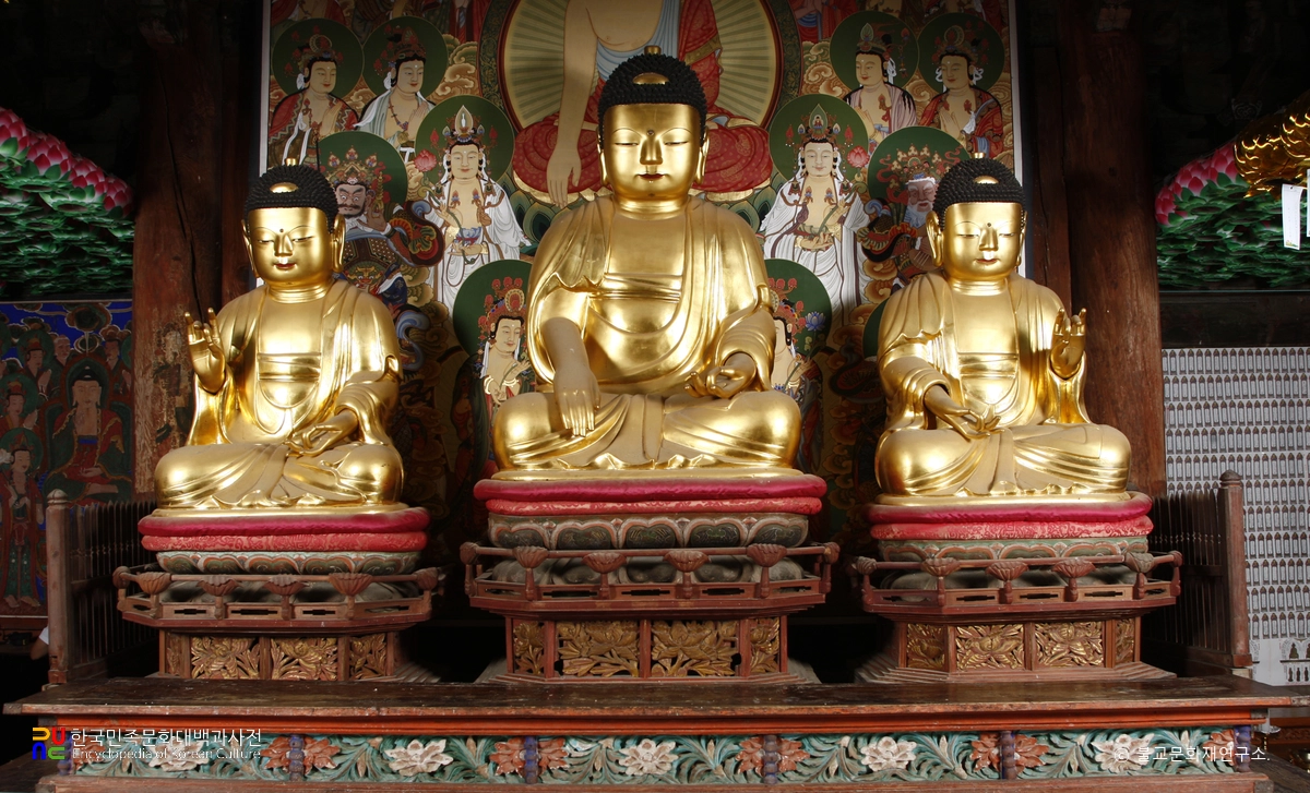 창녕 관룡사 목조 석가여래삼불 좌상 및 대좌