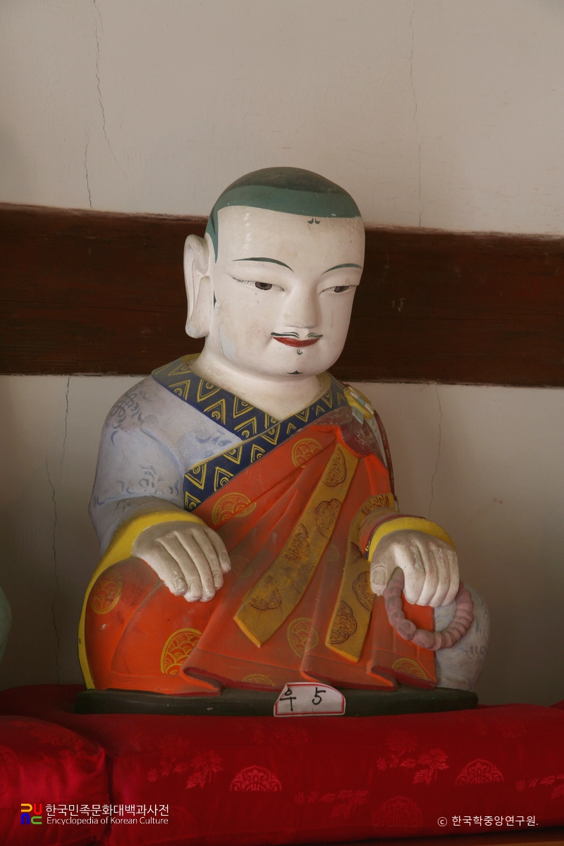 장안사 응진전 석조석가삼존십육나한상