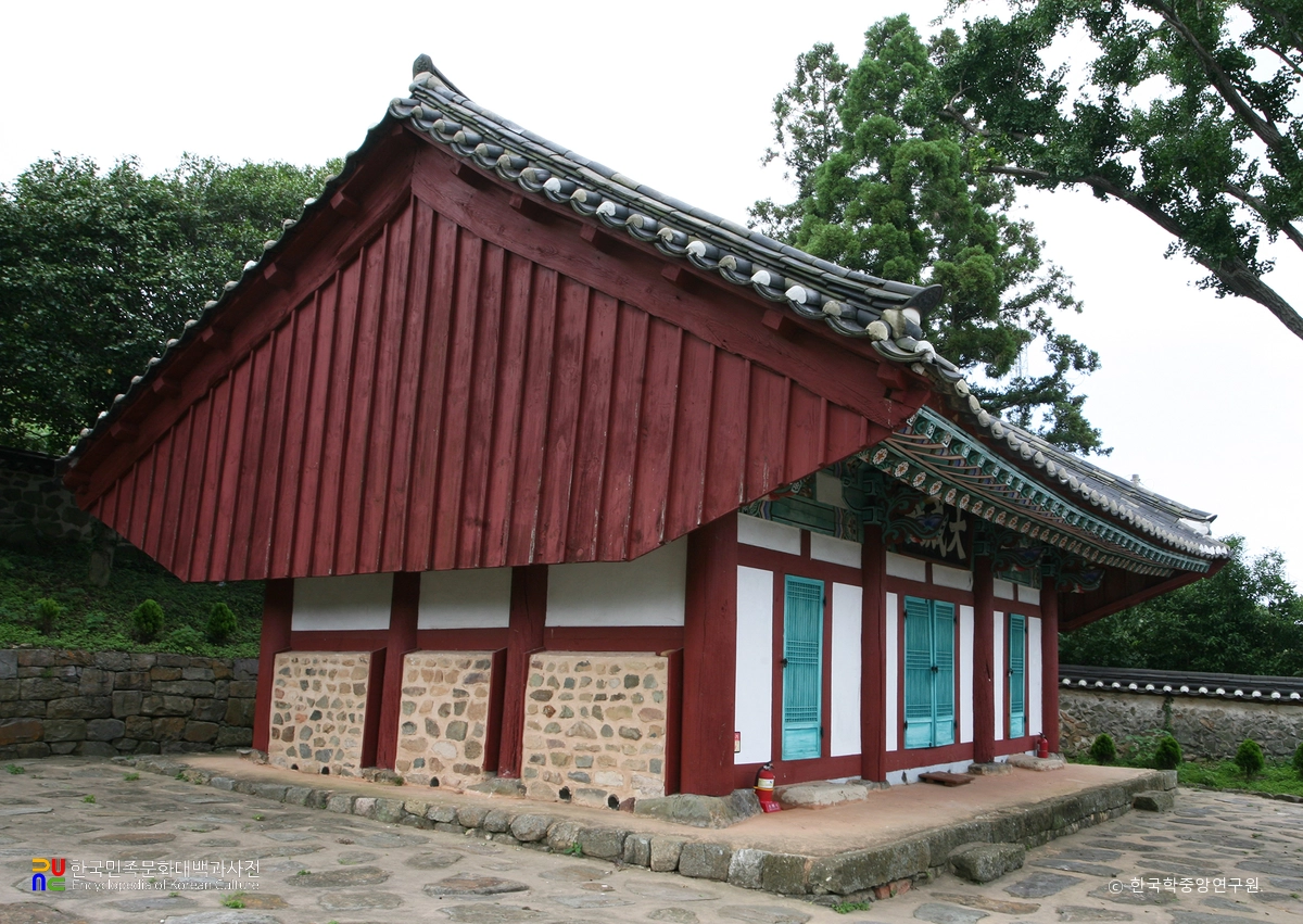 완도향교 대성전 측면