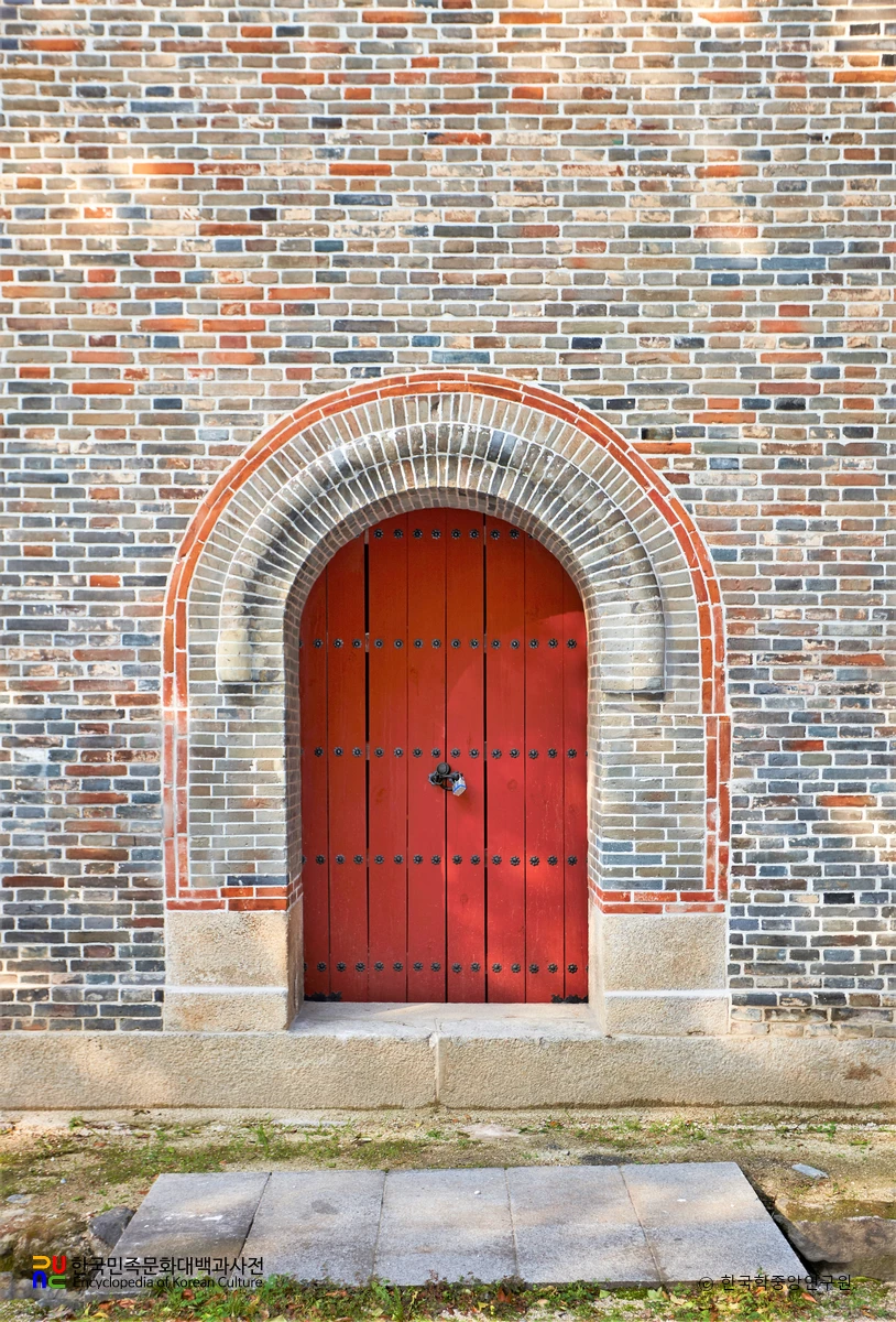 서울 기기국 번사창 정면 출입구