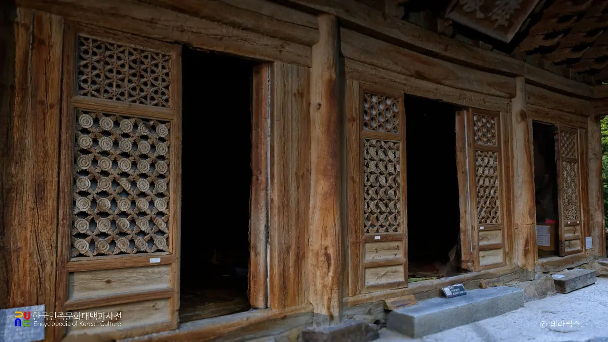 부안 내소사 대웅보전 꽃살창호