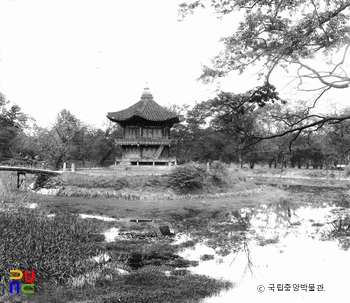 서울 경복궁 향원정