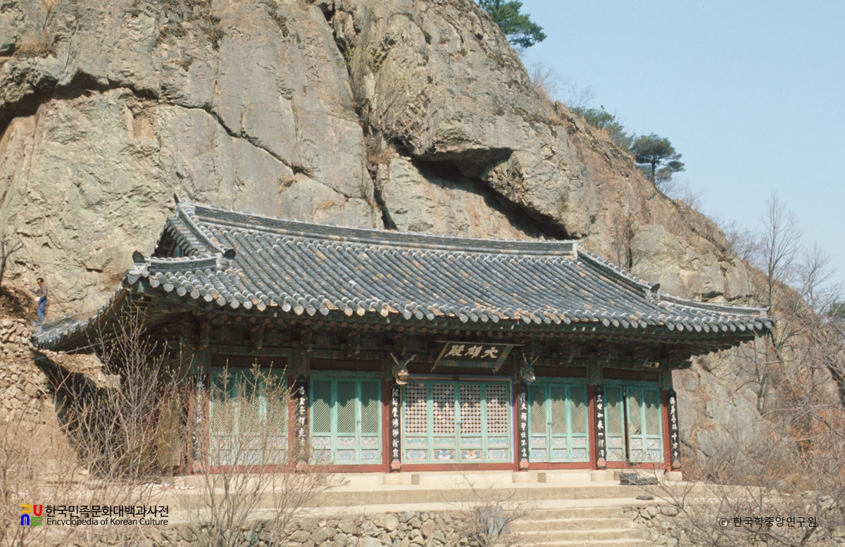 대구 안일사 대웅전 정측면