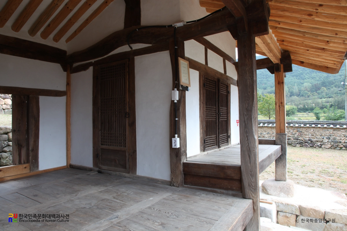 창녕 관산서원 중 강당 내부