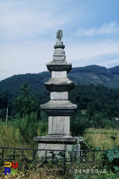 괴산 삼방리 삼층석탑