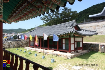 통영 삼도수군통제영 중 산성청 우측면