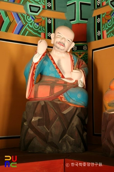 부안 개암사 응진전 16나한상