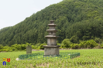 횡성 신대리 삼층석탑