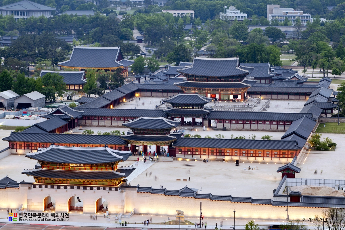 서울 경복궁 중 광화문과 근정전 일대