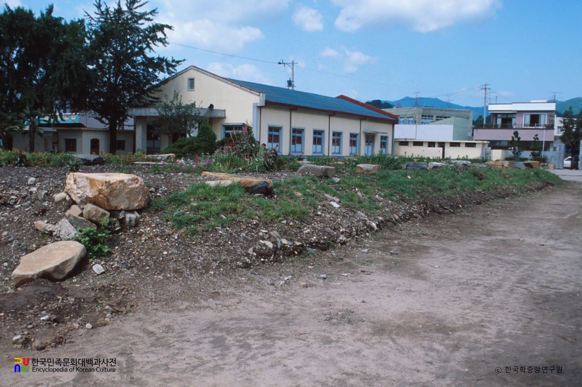 진해현 관아 및 객사 유지