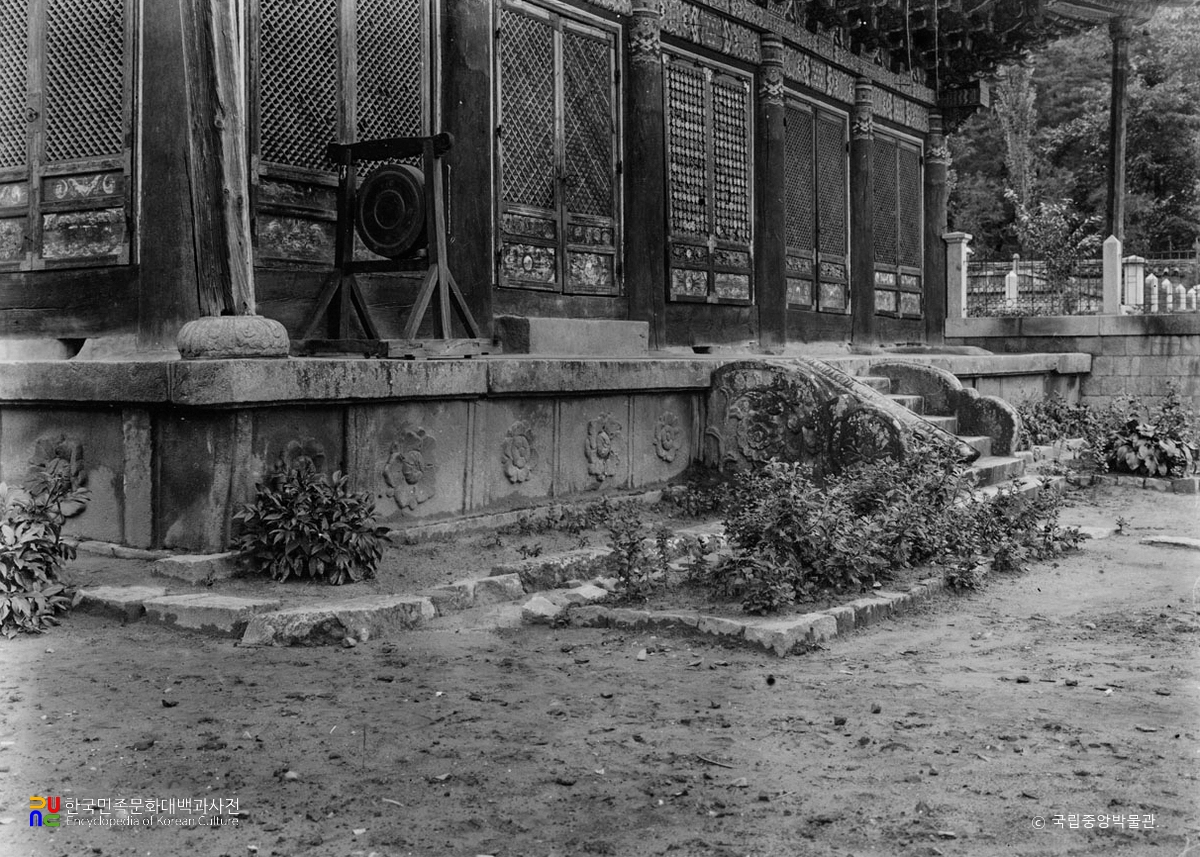 양산 통도사 대웅전 기단