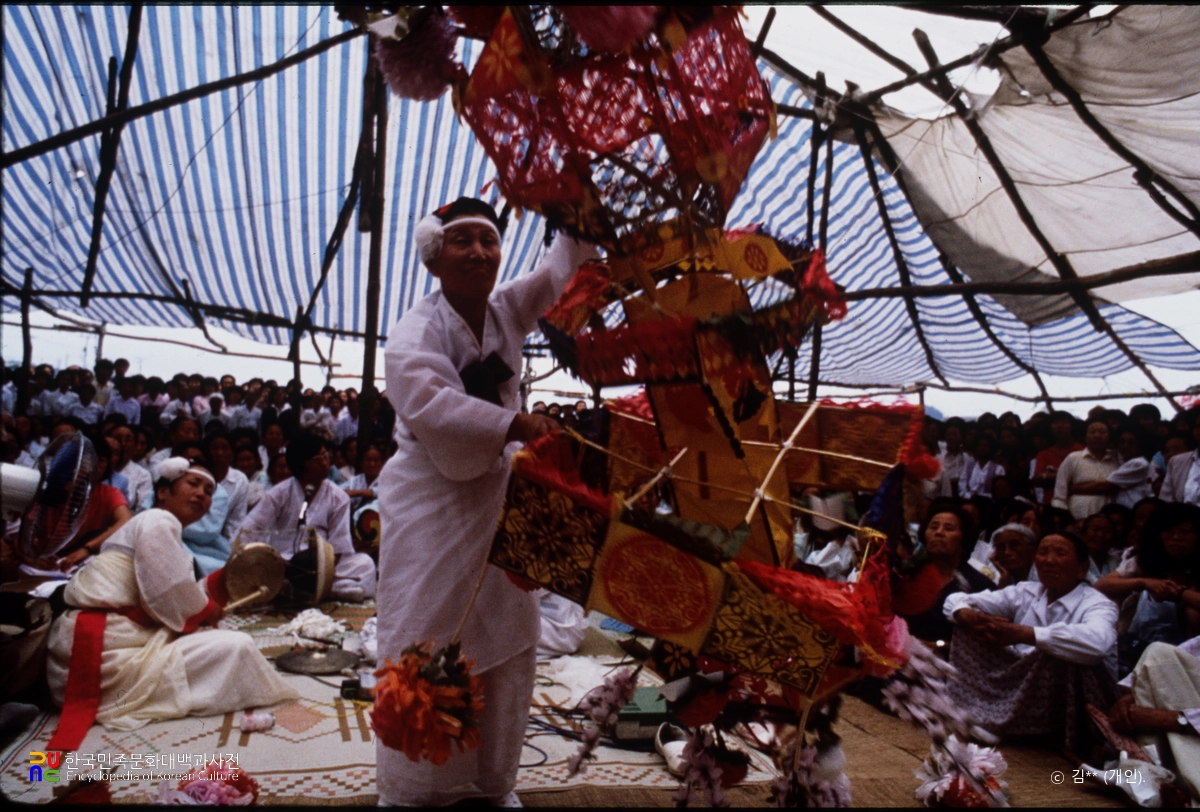 강릉단오제 / 등노래굿