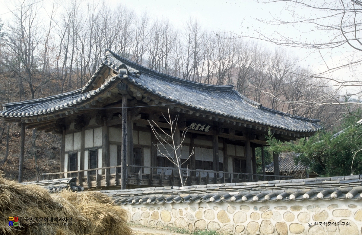 영천 용계서원 정측면