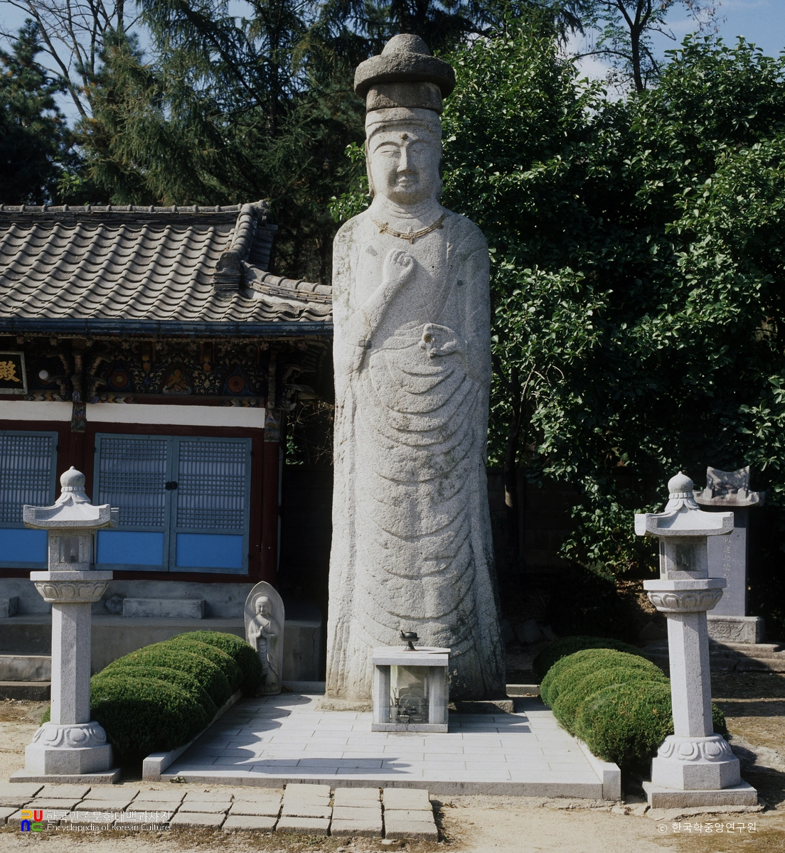 진천 용화사 석불입상