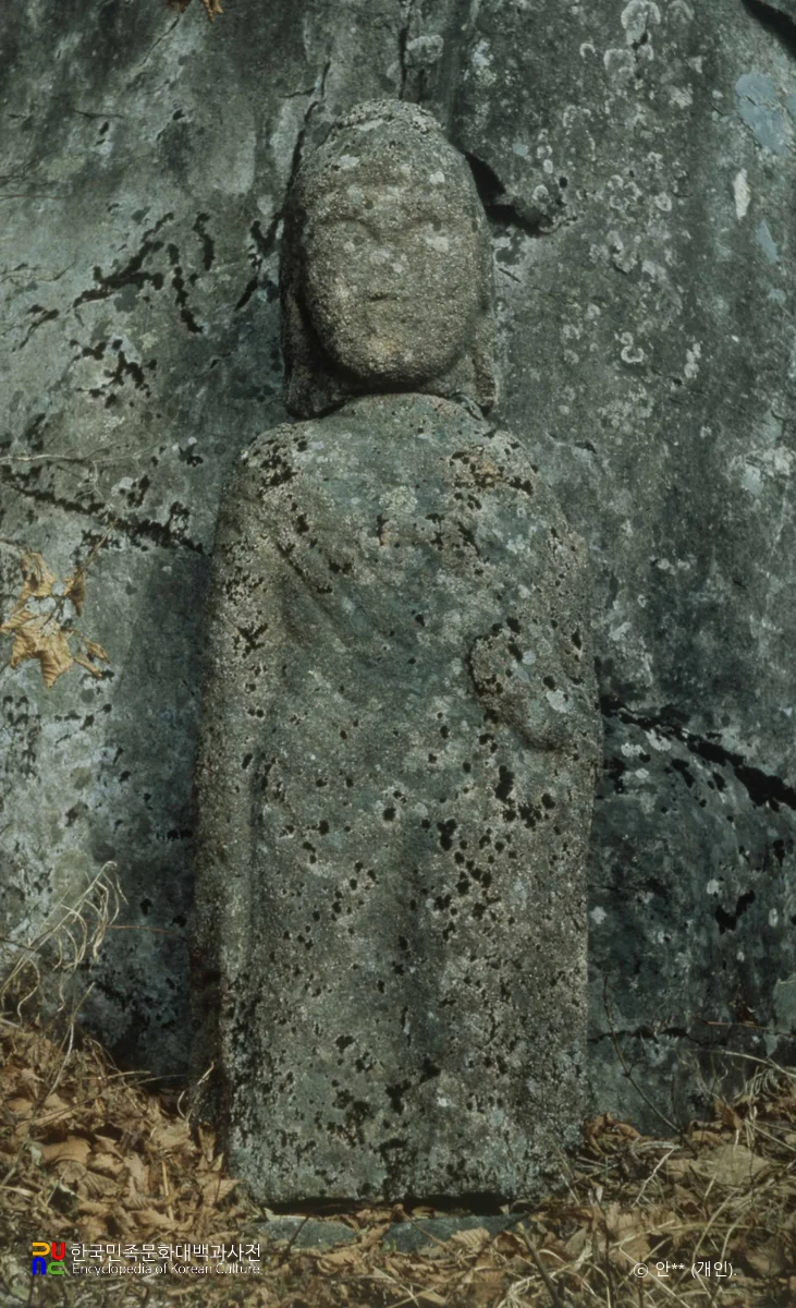 합천 해인사 석조 여래 입상