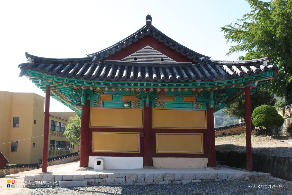 창원 창원향교 중 명륜당 우측면