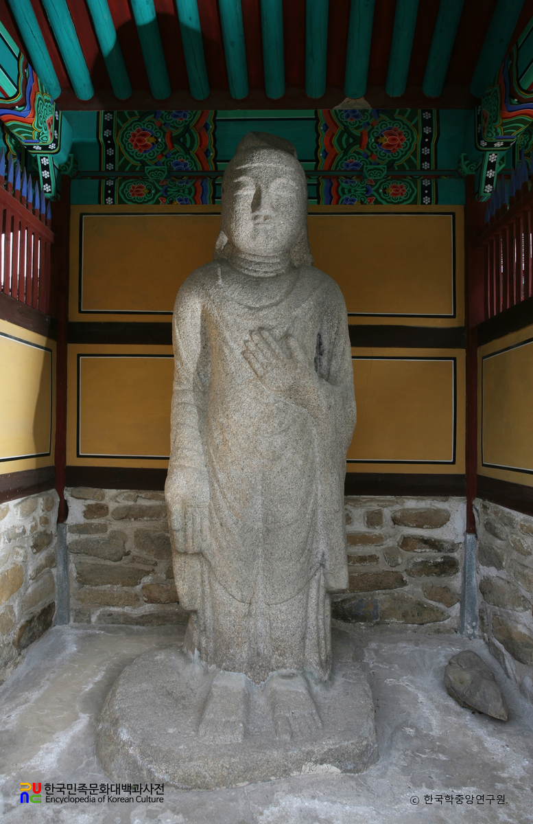 군위 대율리 석조 여래 입상