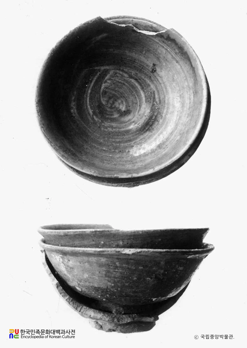 부안 감교리 출토 분청사기 귀얄문 발