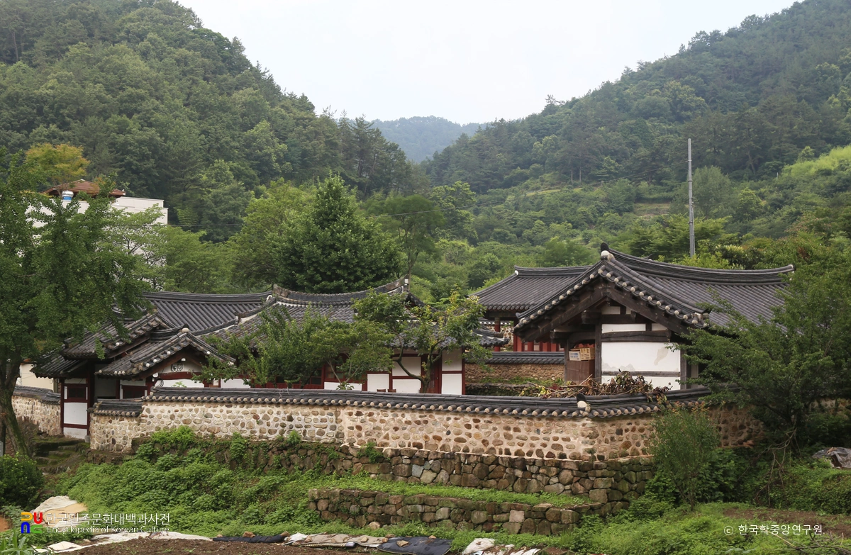 순천 용강서원 전경